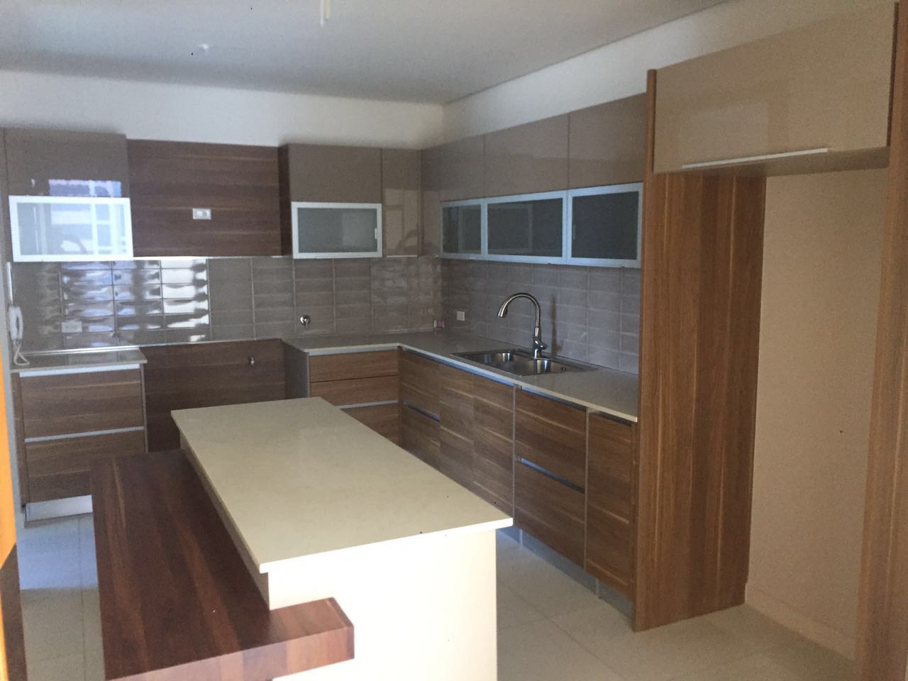 VIP Housing | Bienes Raices y Relocation