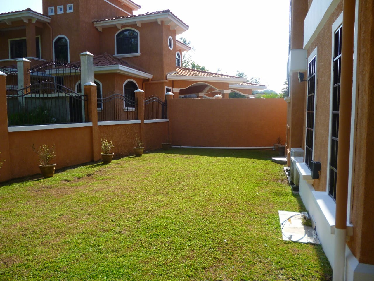 VIP Housing | Bienes Raices y Relocation