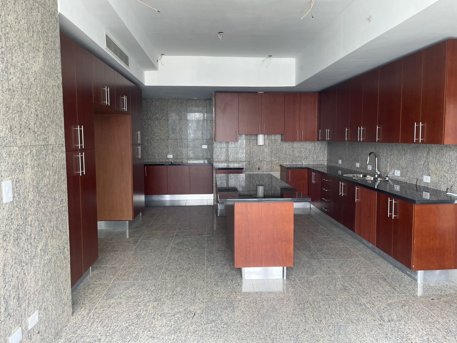 VIP Housing | Bienes Raices y Relocation