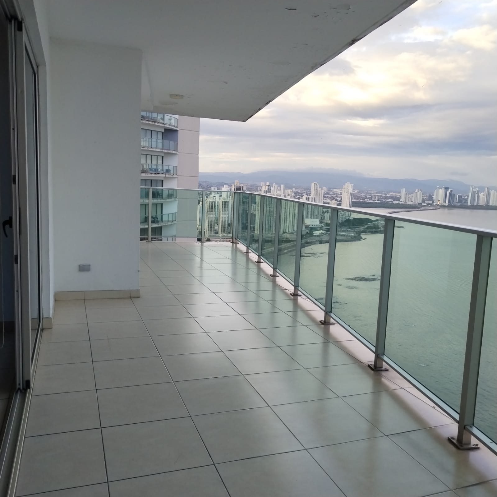 VIP Housing | Bienes Raices y Relocation