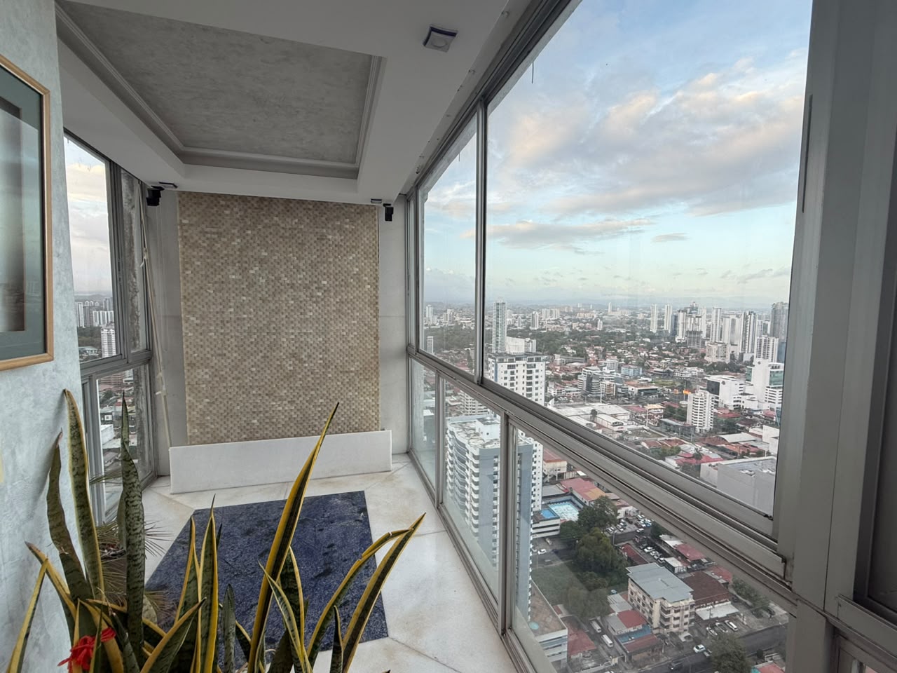 VIP Housing | Bienes Raices y Relocation